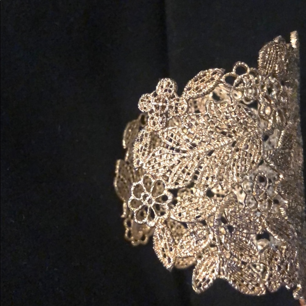 Cuff - Picture 3 of 3